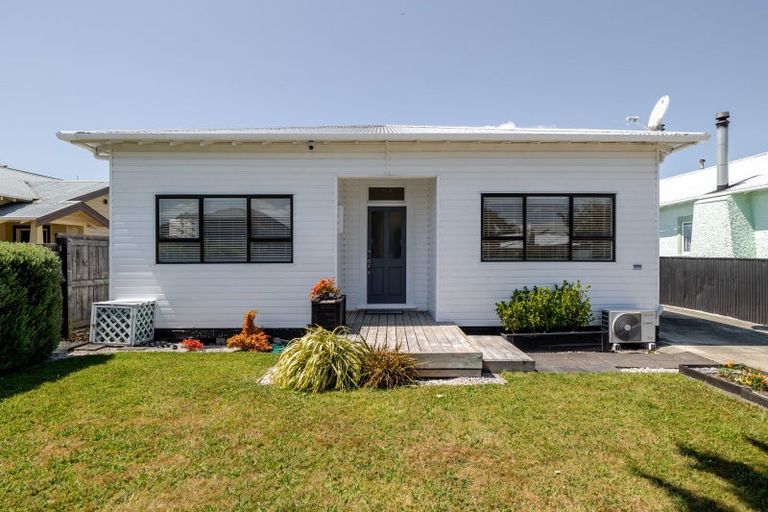 Photo of property in 43 Wood Street, Takaro, Palmerston North, 4410