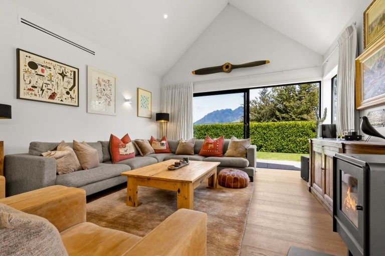 Photo of property in 54 Falconer Rise, Jacks Point, Queenstown, 9371