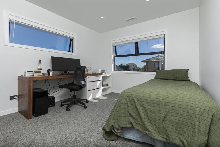 Photo of property in 2a Roland Road, Greenhithe, Auckland, 0632