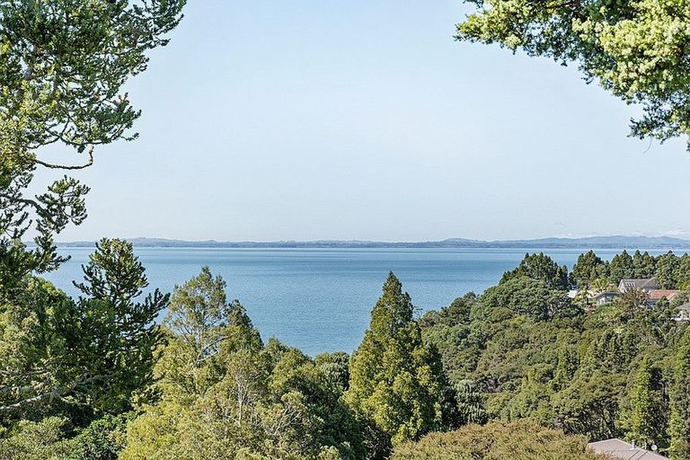 Photo of property in 742 South Titirangi Road, Titirangi, Auckland, 0604