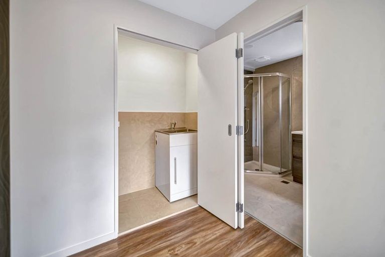 Photo of property in 2/7g Newelm Lane, Flat Bush, Auckland, 2019