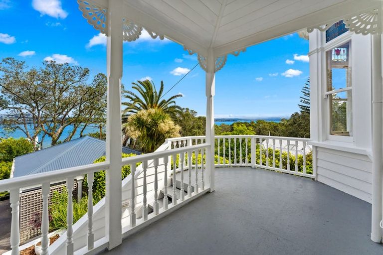 Photo of property in 4 Hinemoa Terrace, Birkenhead, Auckland, 0626