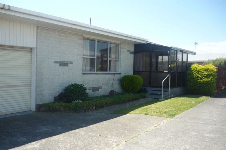 Photo of property in 2/90 Lincoln Road, Hillmorton, Christchurch, 8024