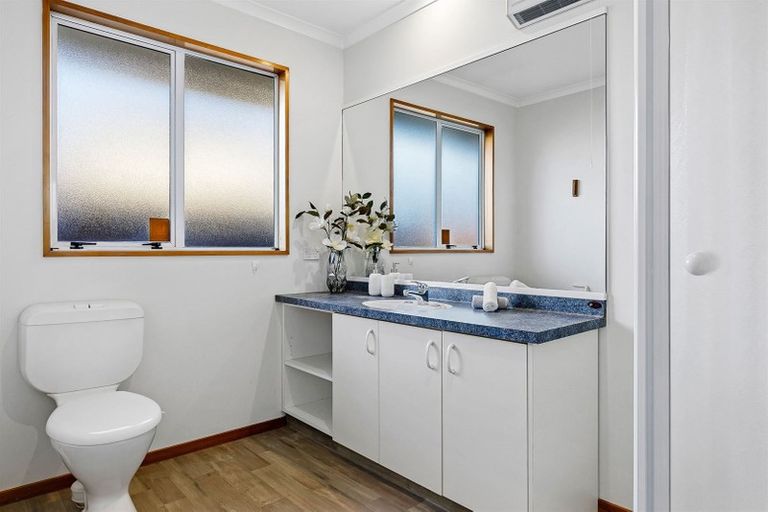 Photo of property in 10 Beauford Place, Parklands, Christchurch, 8083