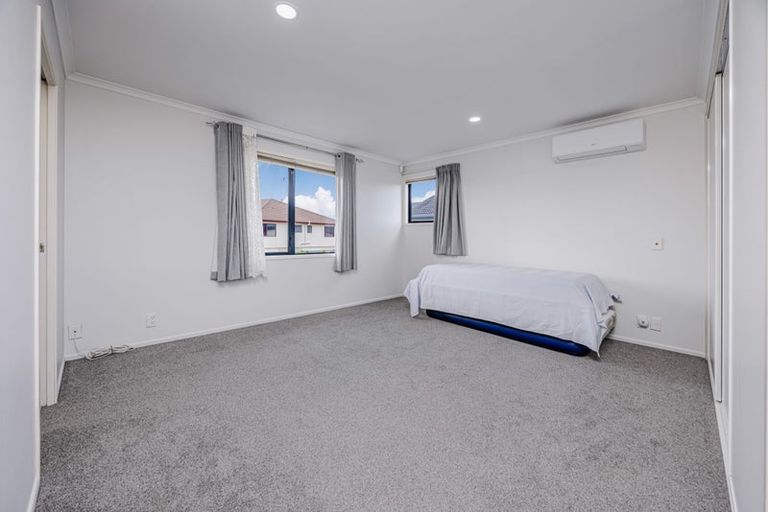 Photo of property in 18 Pitt Avenue, Clendon Park, Auckland, 2103