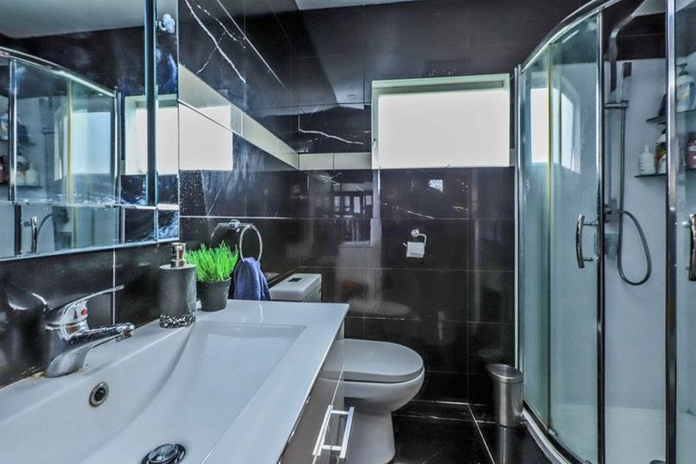 Photo of property in 1103 Heretaunga Street East, Parkvale, Hastings, 4122