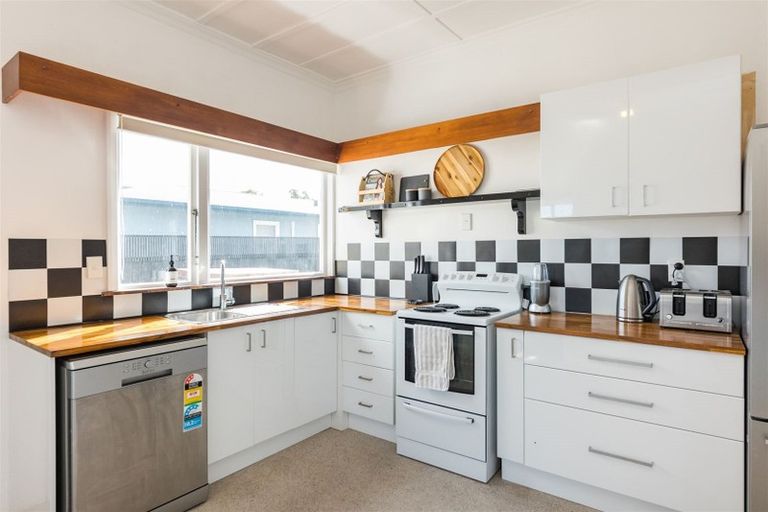 Photo of property in 42 King Street, Marton, 4710