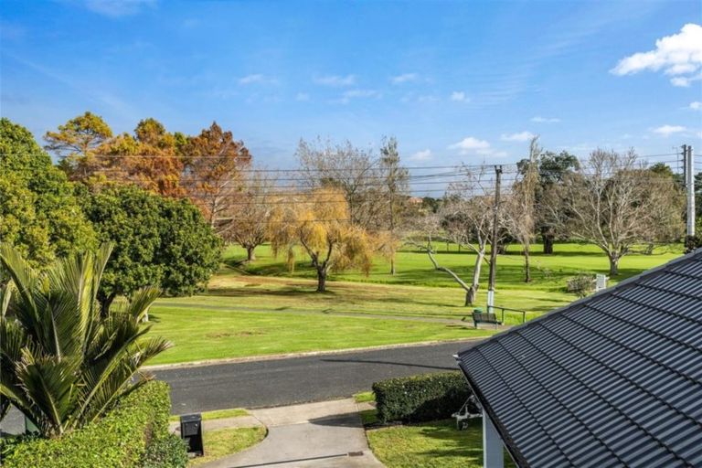 Photo of property in 18 Wairoa Road, Narrow Neck, Auckland, 0624