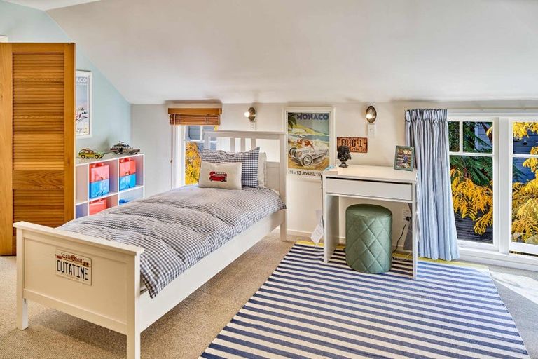 Photo of property in 10 Tui Road, Days Bay, Lower Hutt, 5013