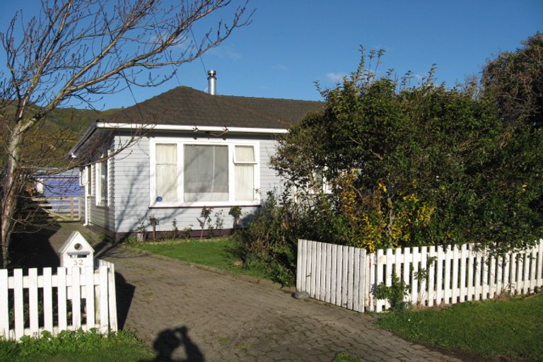 Photo of property in 32 Donnelley Drive, Wainuiomata, Lower Hutt, 5014