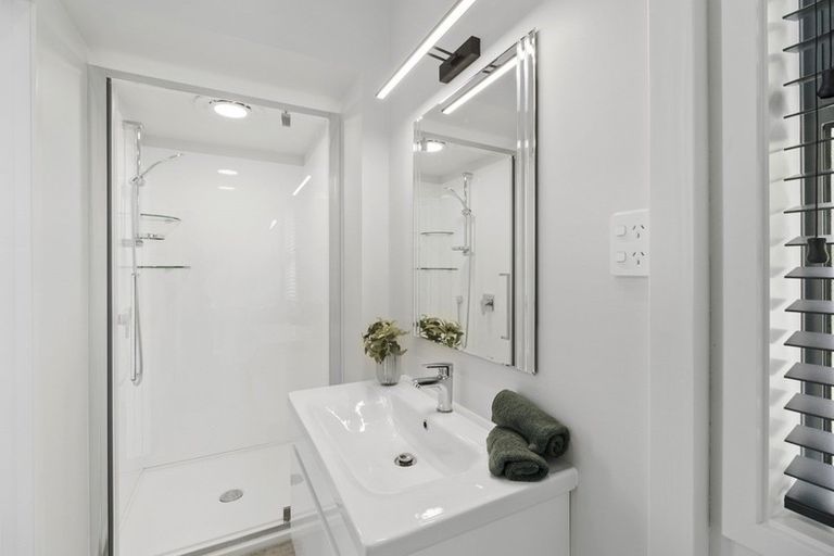 Photo of property in 96 Eliot Street, New Plymouth, 4310