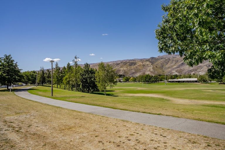 Photo of property in 35 Cairnmuir Crescent, Cromwell, 9310