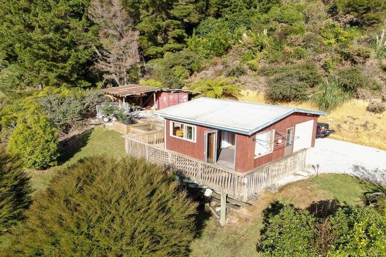 Photo of property in 27 Falconer Road, Pohara, Takaka, 7183