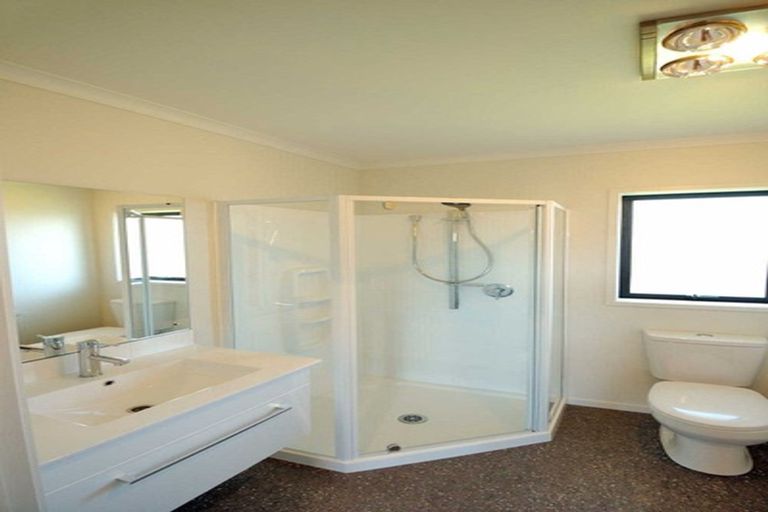 Photo of property in 33 Ragley Way, Rolleston, 7615