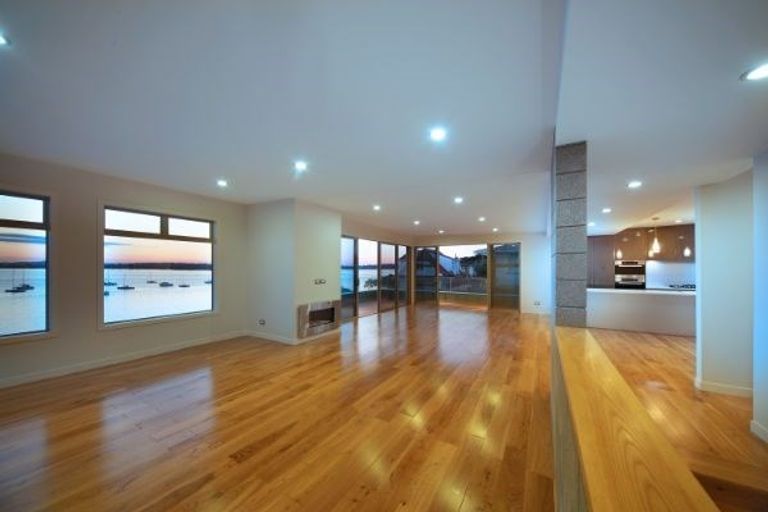 Photo of property in 68a The Parade, Bucklands Beach, Auckland, 2012