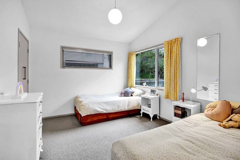 Photo of property in 12 Leatham Avenue, Strandon, New Plymouth, 4312