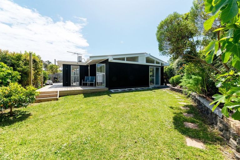 Photo of property in 3/38 William Souter Street, Forrest Hill, Auckland, 0620