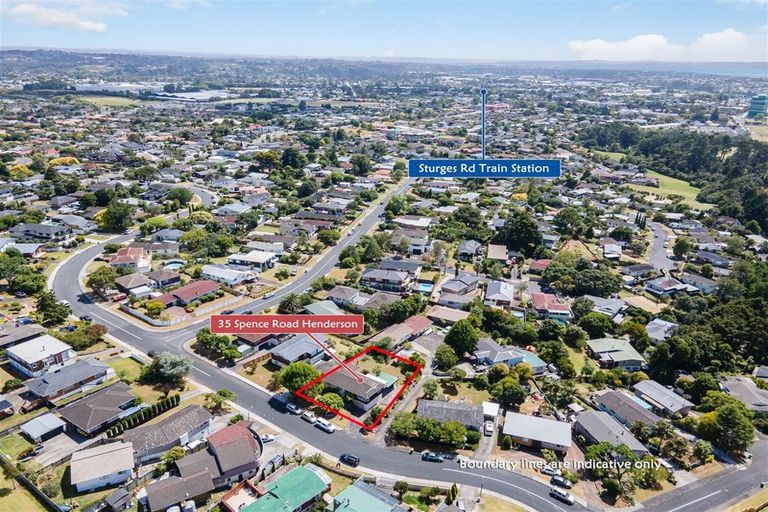 Photo of property in 35 Spence Road, Henderson, Auckland, 0612
