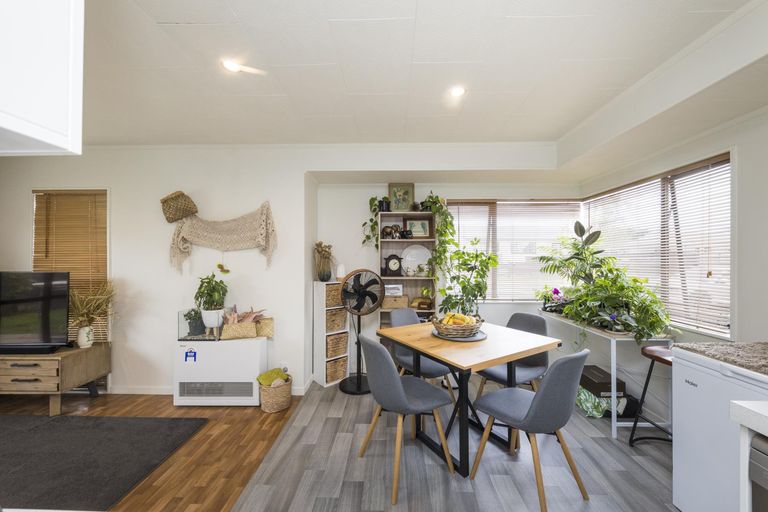 Photo of property in 53a Benmore Avenue, Cloverlea, Palmerston North, 4412