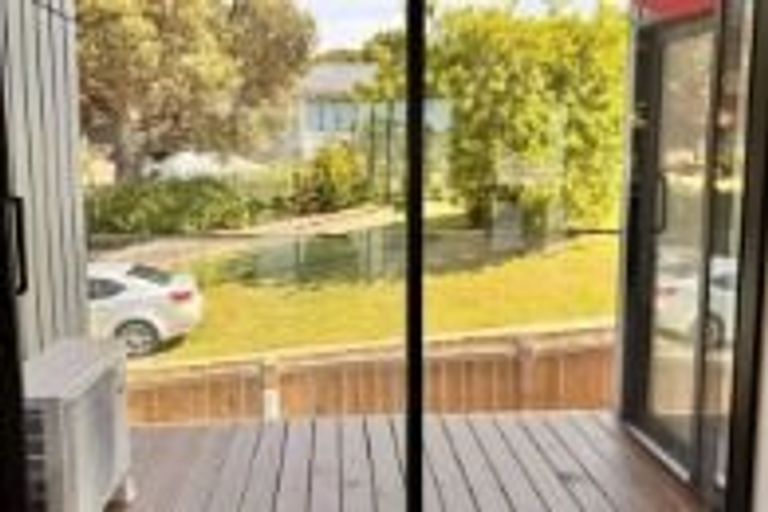 Photo of property in 24e Gladys Avenue, Glenfield, Auckland, 0629