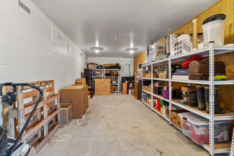 Photo of property in 9 Oawai Place, Marfell, New Plymouth, 4310