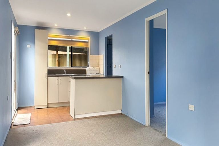 Photo of property in 28 Middlemore Crescent, Papatoetoe, Auckland, 2025
