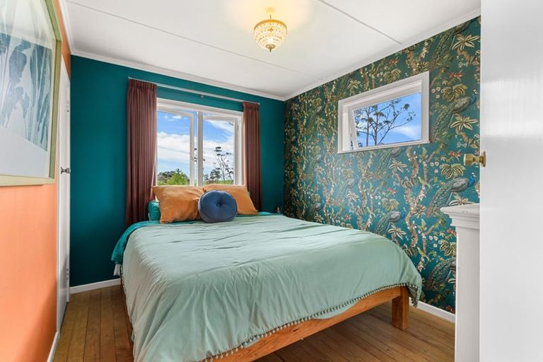 Photo of property in 15 Massey Road, Waipu, 0582