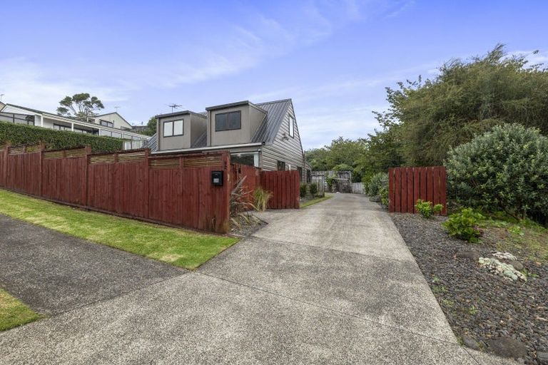 Photo of property in 92 Heta Road, Highlands Park, New Plymouth, 4312