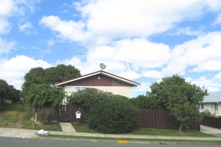 Photo of property in 16 Mount Marua Way, Timberlea, Upper Hutt, 5018