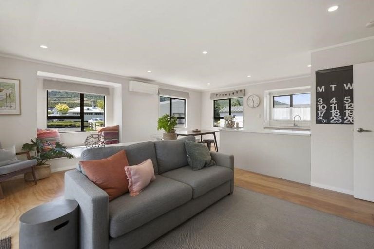 Photo of property in 10 Antonia Place, Kinloch, Taupo, 3377