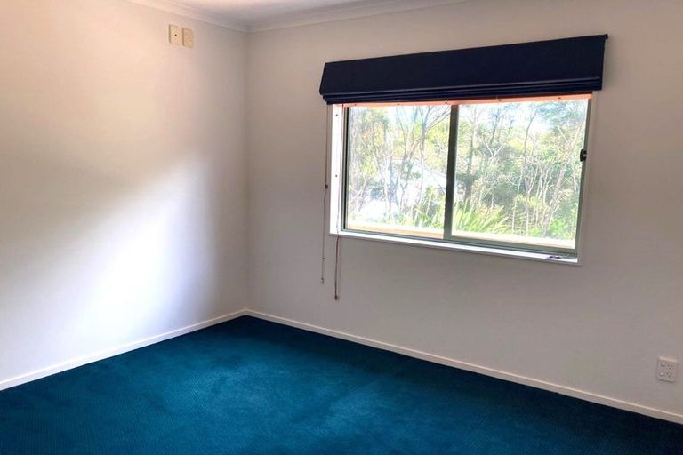 Photo of property in 22 Wicklam Lane, Greenhithe, Auckland, 0632