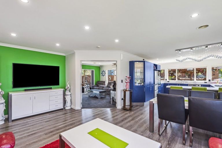 Photo of property in 170 Guildford Drive, Paraparaumu Beach, Paraparaumu, 5032