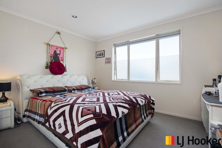 Photo of property in 13 Akeake Lane, Manurewa, Auckland, 2102