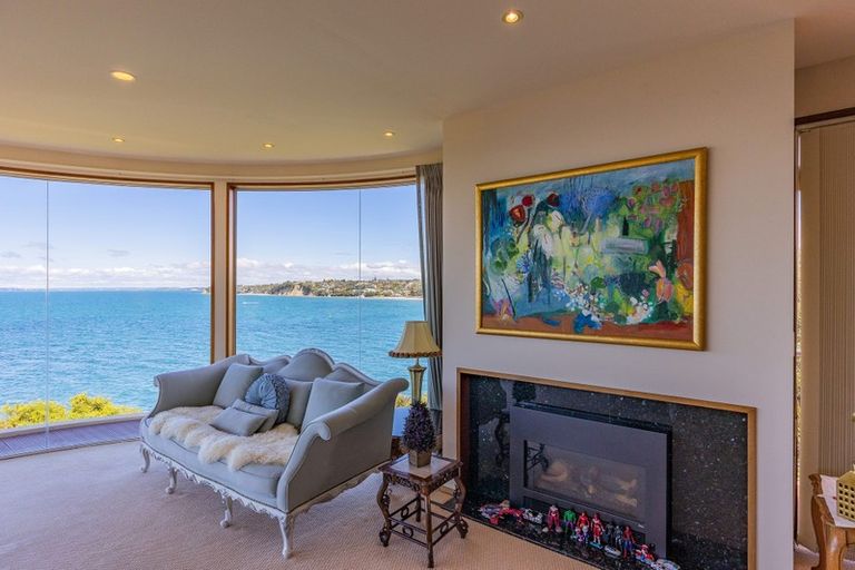 Photo of property in 1/3 Portal Place, Murrays Bay, Auckland, 0630