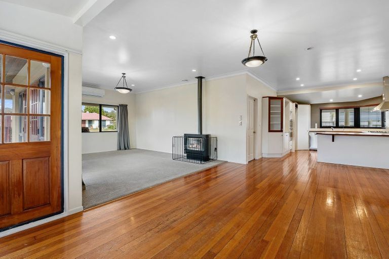 Photo of property in 31 Hoyte Place, Pukehangi, Rotorua, 3015