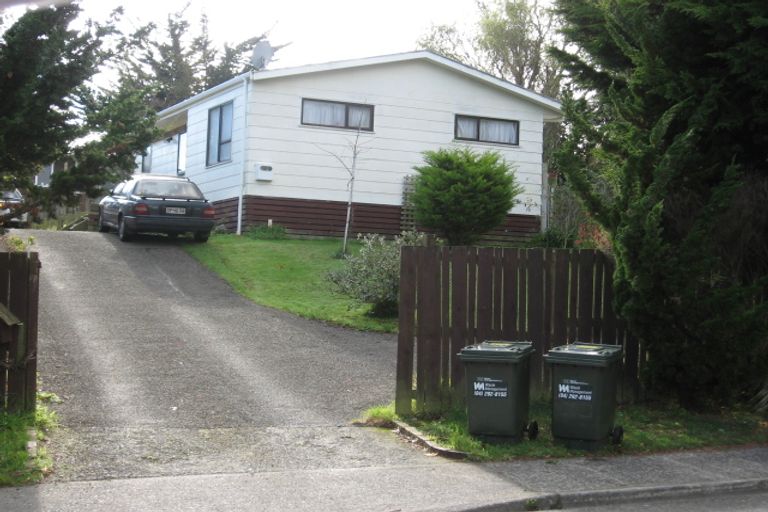 Photo of property in 12 Hookway Grove, Paraparaumu, 5032