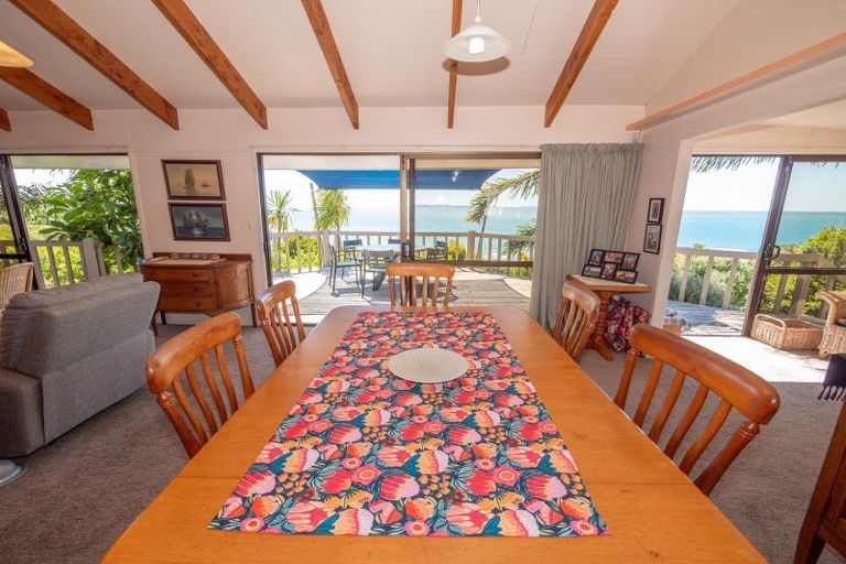 Photo of property in 39 Seaview Road, Cable Bay, 0420