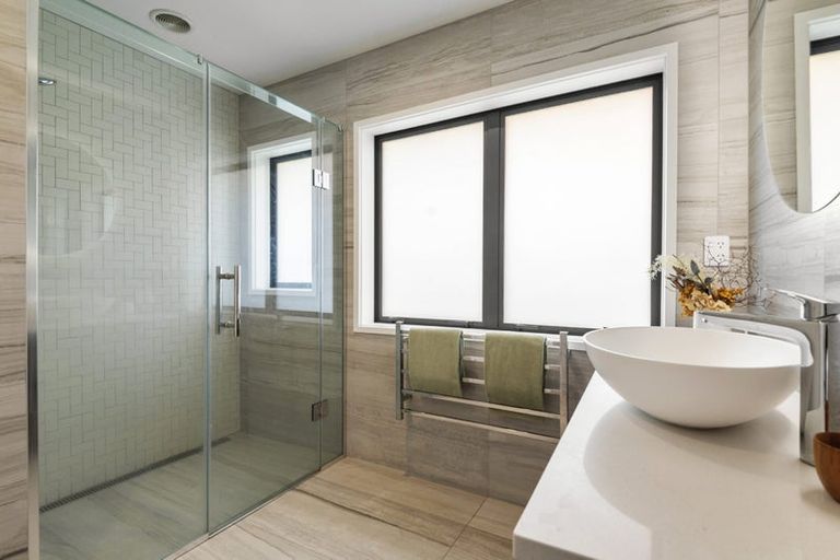 Photo of property in 2/2 Omana Road, Milford, Auckland, 0620