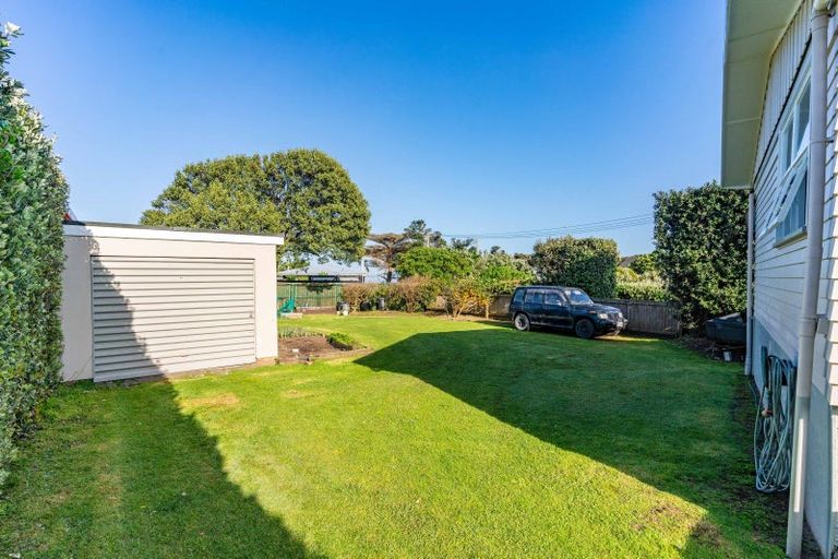 Photo of property in 14 Kelly Street, Baylys Beach, Dargaville, 0377