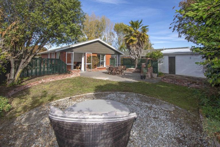 Photo of property in 120 Lake Terrace Road, Burwood, Christchurch, 8061