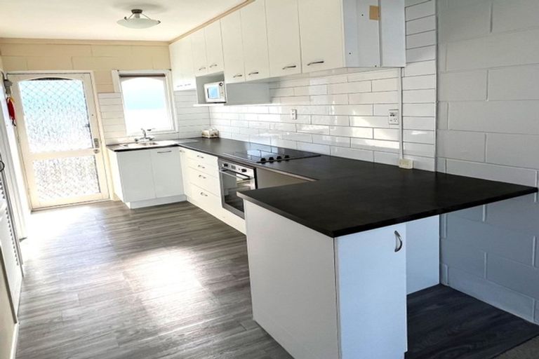 Photo of property in 9/1 Glen Road, Browns Bay, Auckland, 0630