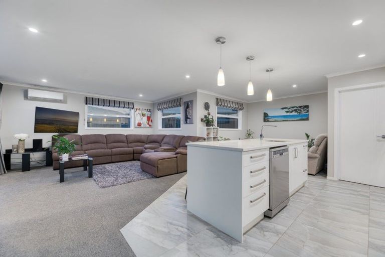 Photo of property in 4 Cupples Street, Papamoa Beach, Papamoa, 3118