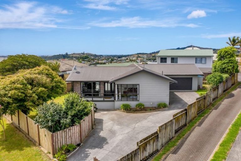 Photo of property in 51 Osprey Drive, Welcome Bay, Tauranga, 3112