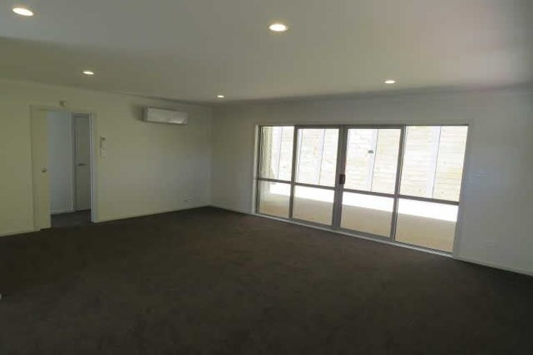 Photo of property in 4/50 Banbury Crescent, Fairfield, Hamilton, 3214