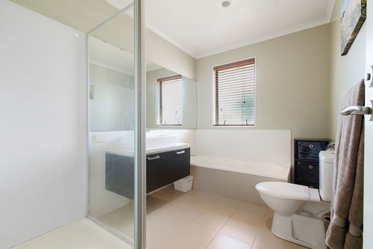 Photo of property in 35 Figaro Crescent, Takanini, 2112