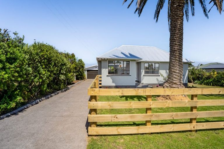 Photo of property in 80 Gisborne Terrace, Opunake, 4616