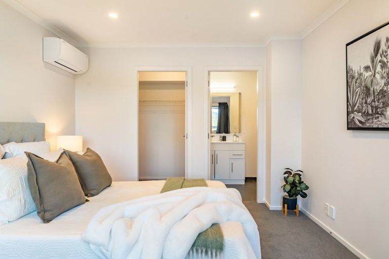 Photo of property in 42a Landsdowne Terrace, Karori, Wellington, 6012