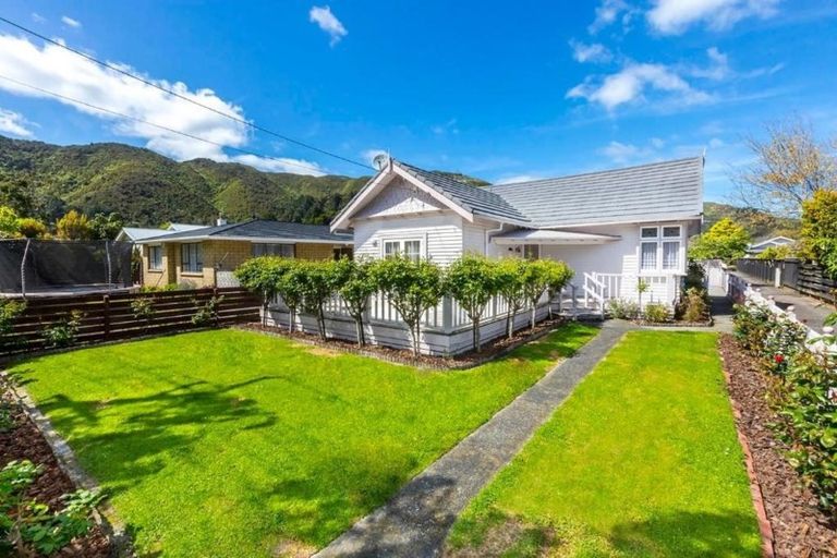 Photo of property in 16 Norton Park Avenue, Fairfield, Lower Hutt, 5011