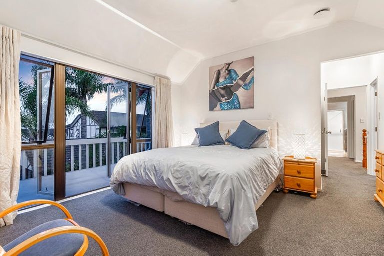 Photo of property in 1/22 Cherub Place, West Harbour, Auckland, 0618