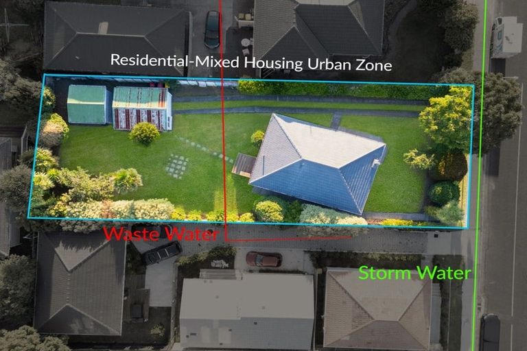 Photo of property in 18 Durham Street, Te Atatu Peninsula, Auckland, 0610